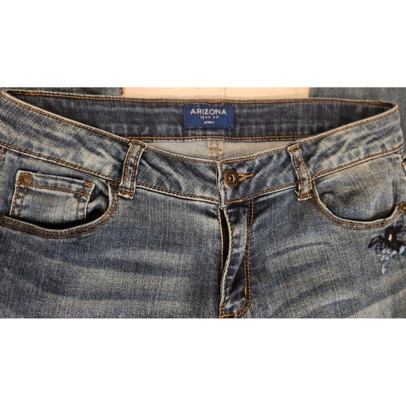 Girls Arizona Jeans Size 12.5 Plus Flower Embroidered Skinny Jeans - Picture 5 of 8